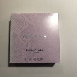 Mally Beauty Poreless Perfection Foundation Rich